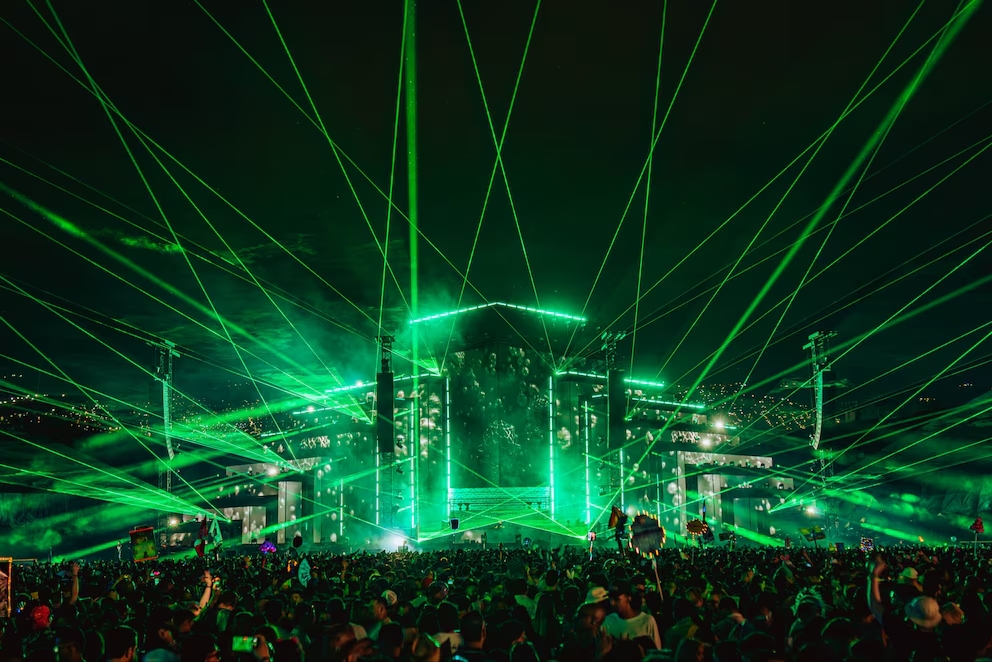 EDC Colombia 2026 Día 1 Resumen: setlist de Alesso y ARTBAT, horarios y qué esperar del Día 2